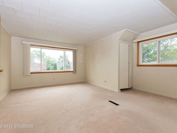 5th image of 8855 S Fairlane Dr