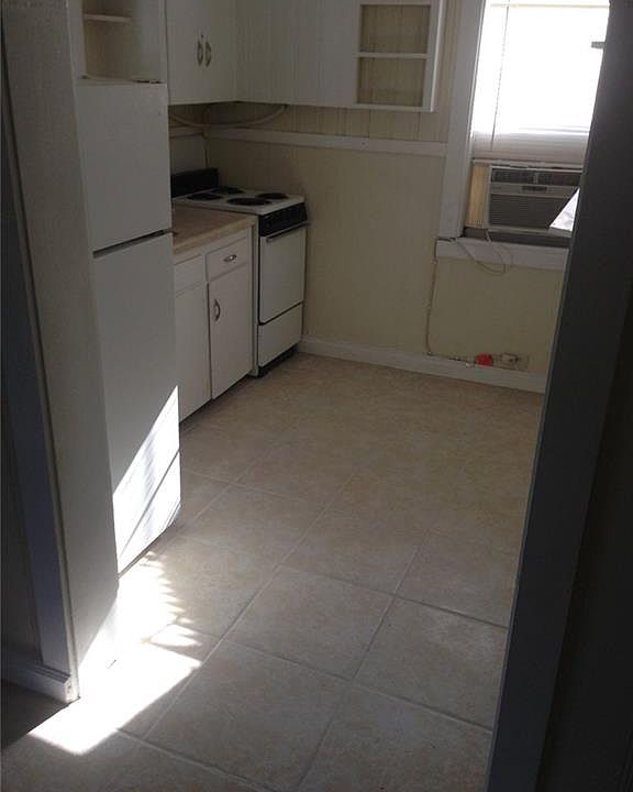2nd image of 4533 Lee Ave #B