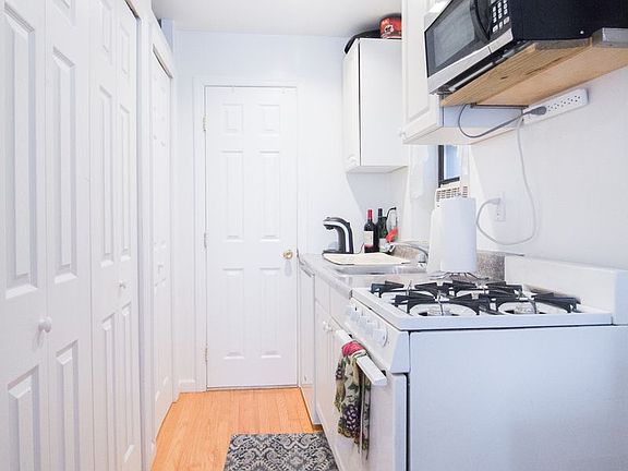 4th image of 236 E 7th St APT 2C