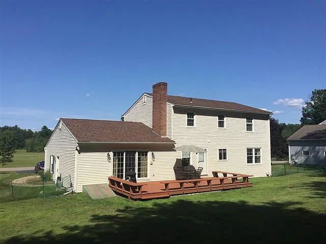3 bed, 2.5 bath, 2226 sqft, $3,400 — Photo 2