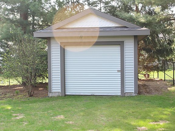 4th image of 3515 Whispering Woods Dr