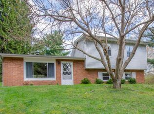 66 Bridle Path Ln, Granville, OH 43023