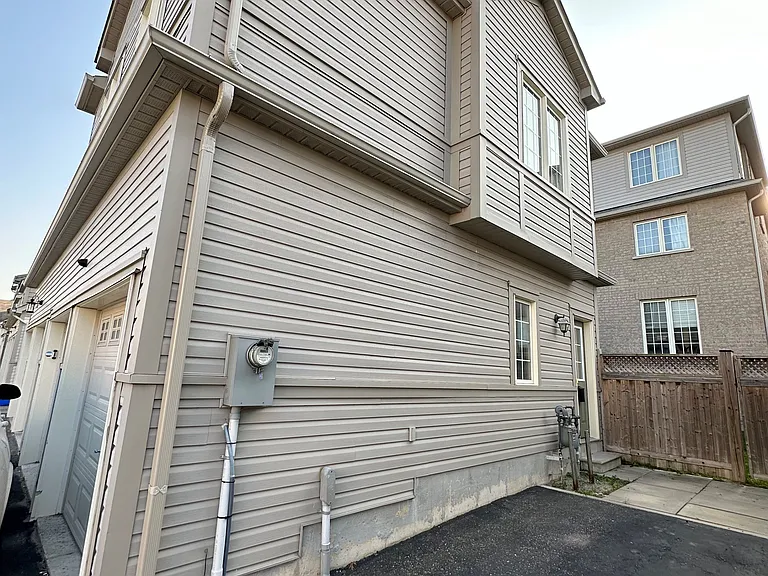 21 Duncan Rd #COACH — Photo 2