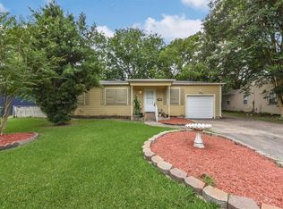 2323 Scott St, La Marque, TX 77568