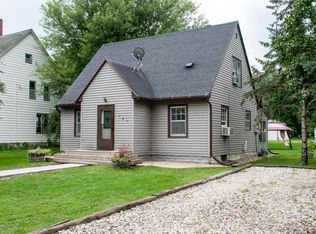 121 3rd Ave SE, Mazeppa, MN 55956