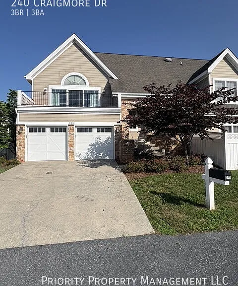240 Craigmore Dr — Photo 1