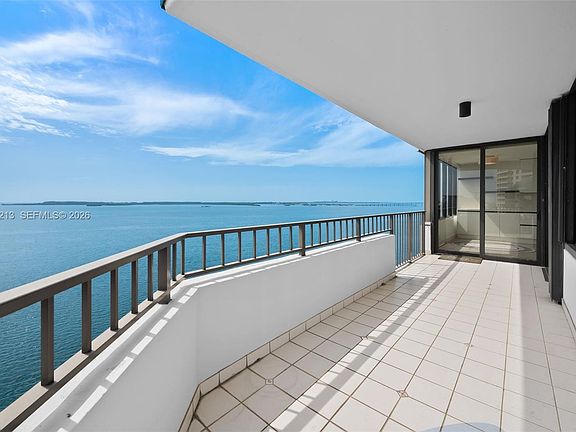 4th image of 520 Brickell Key Dr APT A1206