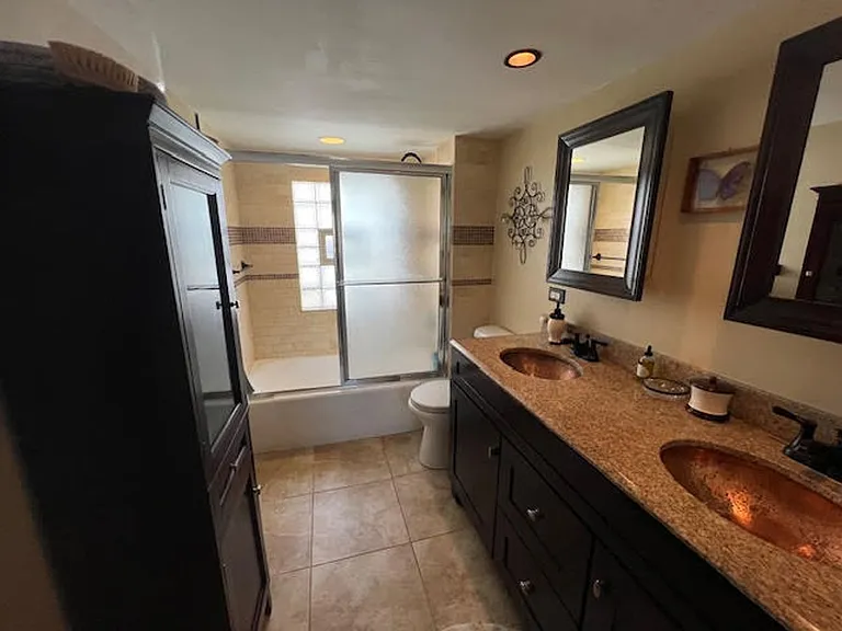 1533 Dempster St — Photo 8