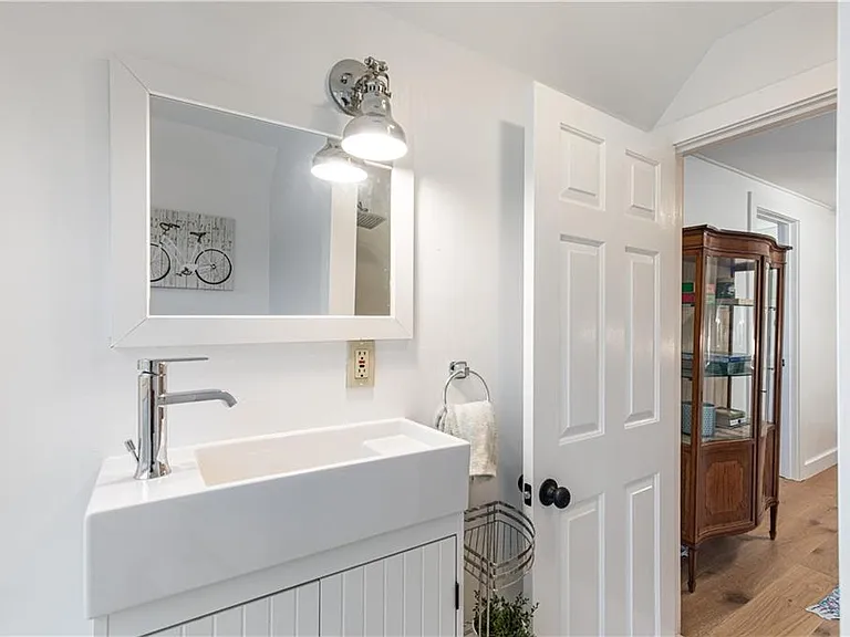 21 Bedlow Ave — Photo 28