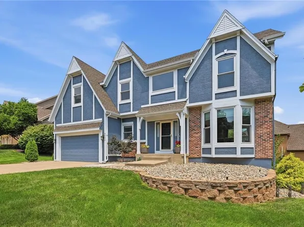 8900 W 148th Ter, Overland Park, KS 66221