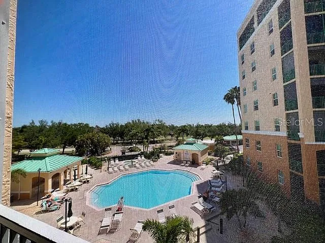 3 bed, 2.0 bath, 1402 sqft, $5,400 — Photo 2