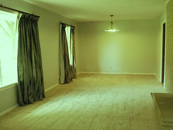 4th image of 511 Park Ln