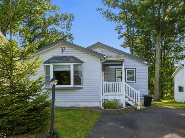 305 Tulsa Trl, Hopatcong Boro, NJ 07843