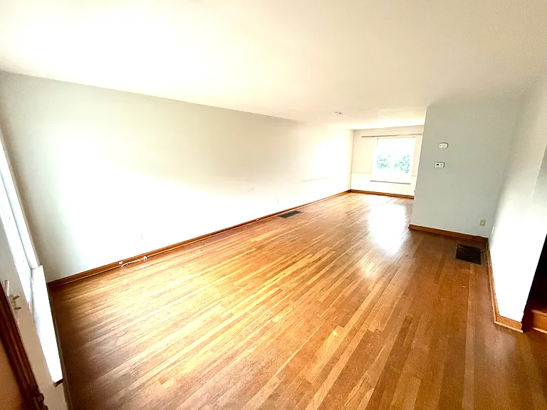 1525 Waltham Rd #1 — Photo 6