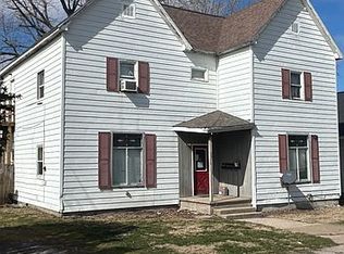 109 S 12th St, Herrin, IL 62948
