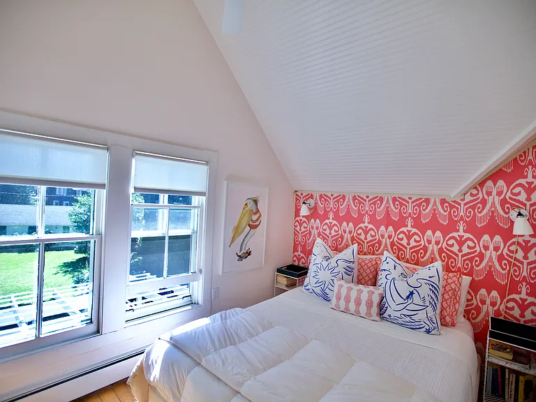 7 Clinton Ave — Photo 18