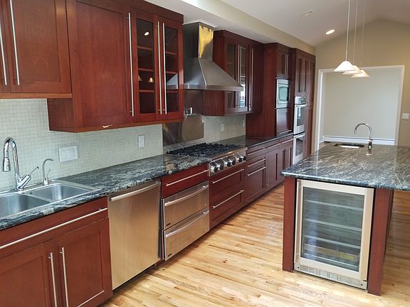 5th image of 15 Cullen Dr