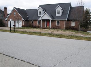 105 Paddock Ct, Frankfort, KY 40601