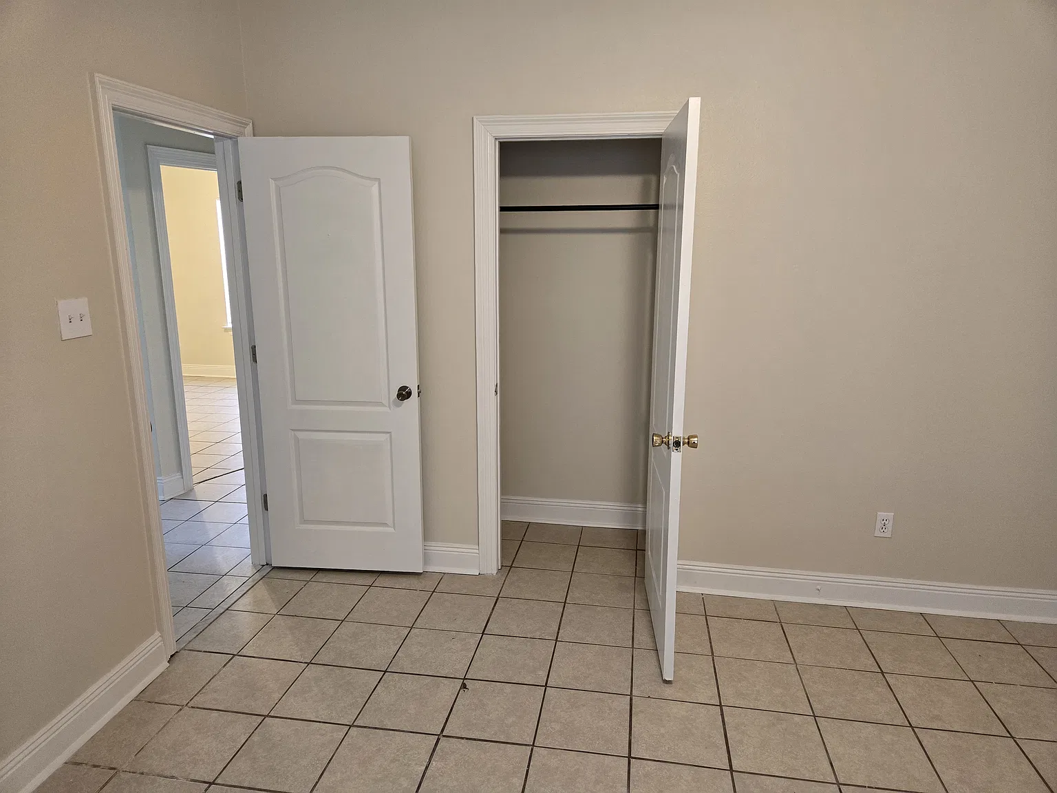 3 bed, 1100 sqft, $1,250 — Photo 4