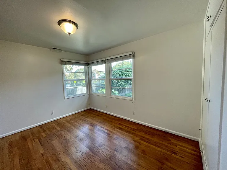 934 Fountain Ave — Photo 12