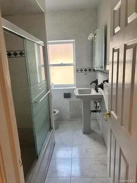 3 bed, 1.0 bath, 1477 sqft, $3,500 — Photo 4