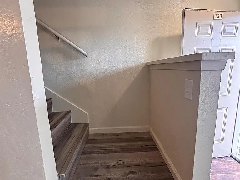2110 Wilcrest Dr #123 — Photo 11