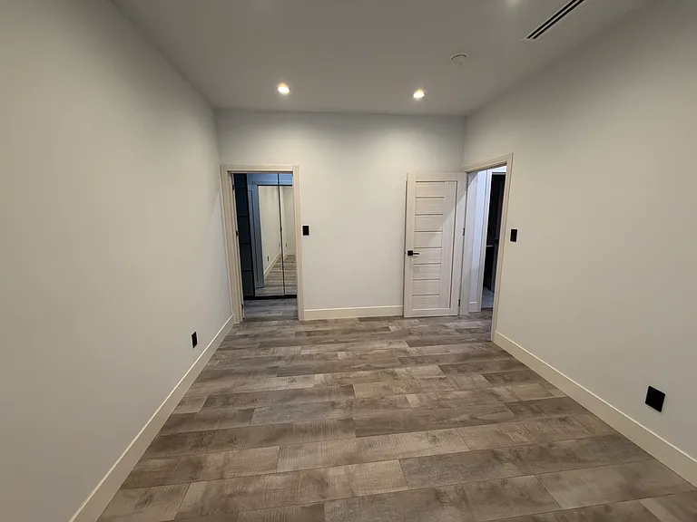 8143 Mary Ellen Ave #8143 — Photo 4