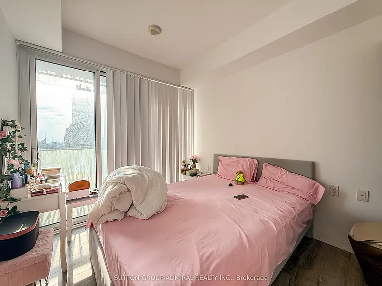 42 Charles St E #2204 — Photo 9