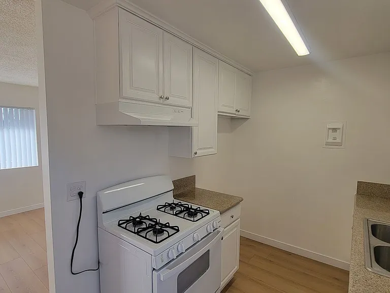 6336 Tujunga Ave — Photo 24