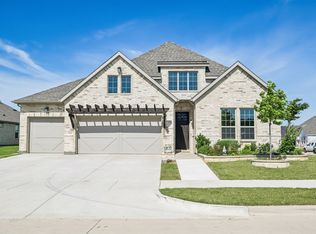 569 Pebble Dr, Waxahachie, TX 75167