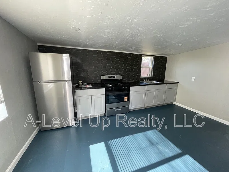 1 bed, 1.0 bath, 550 sqft, $950 — Photo 3