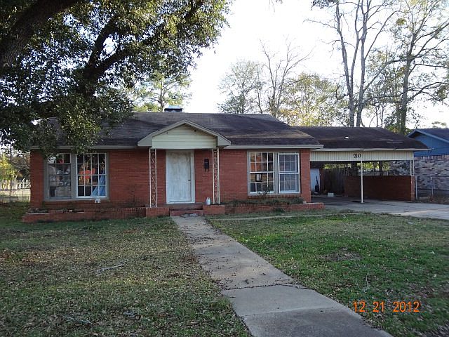 1st image of 710 Hoskins Ave