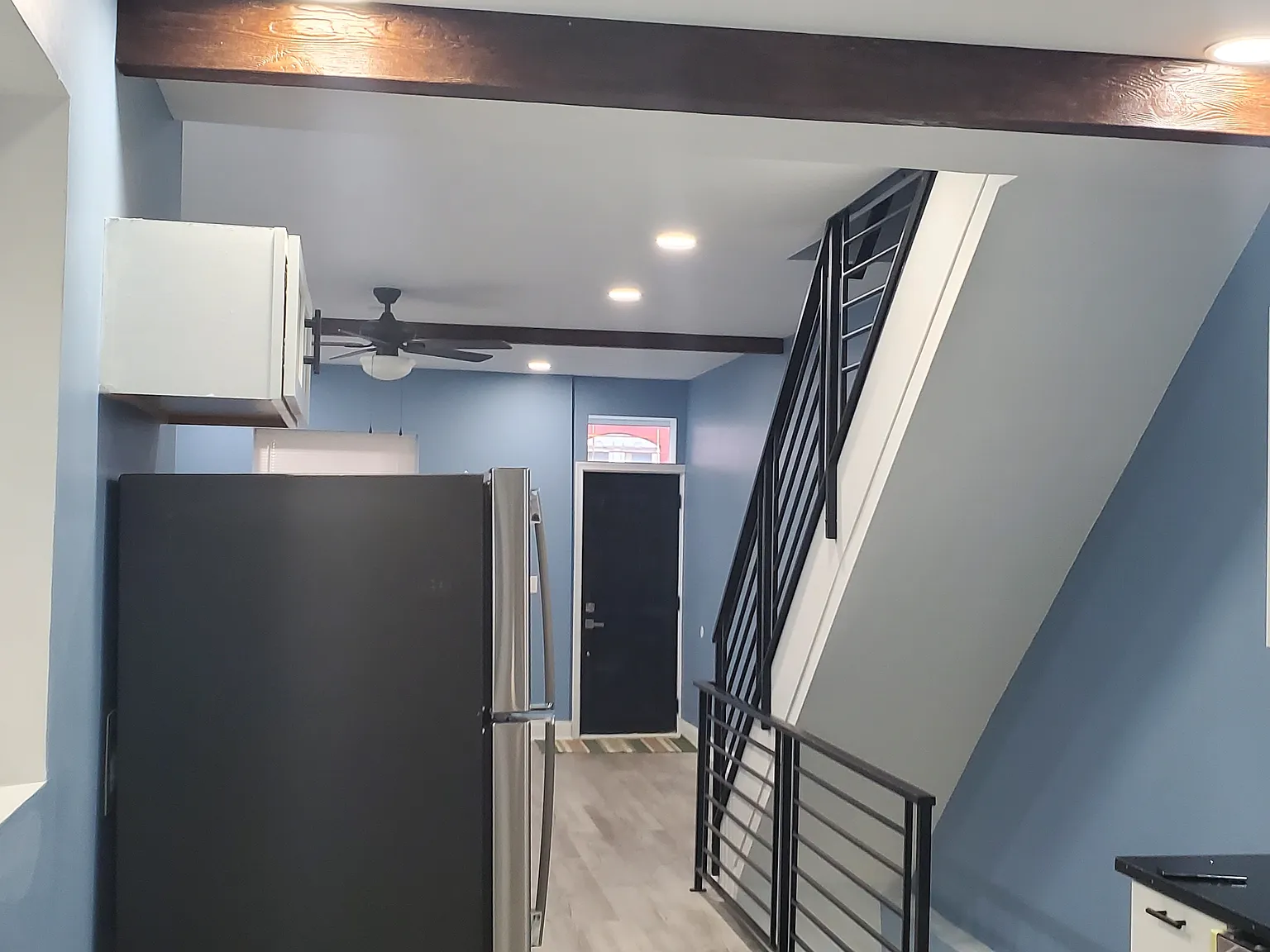 3 bed, 1458 sqft, $2,450 — Photo 3