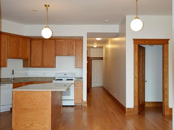 2nd image of 3406 N Sheffield Ave