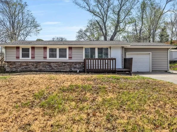 5713 N Woodland Ave, Kansas City, MO 64118