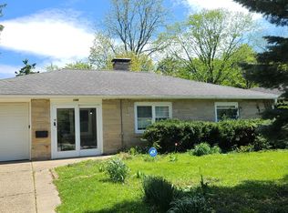 106 Elmwood Dr, Champaign, IL 61821