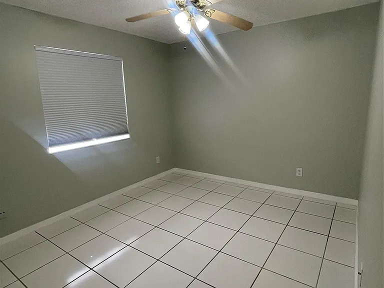 1810 SW 114th Ter — Photo 11