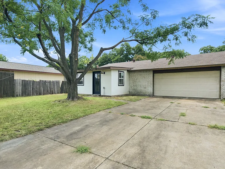 2733 Teakwood Dr — Photo 18