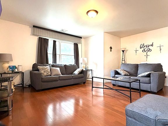 4th image of 14 Short St Floor 1