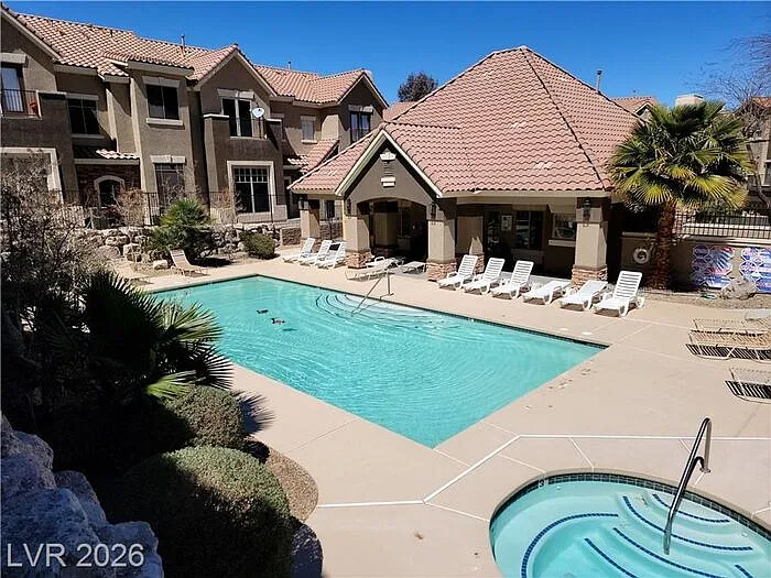 316 Fountain Crossing Ln — Photo 35