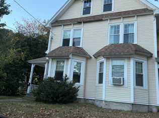 70 Grove St, Putnam, CT 06260
