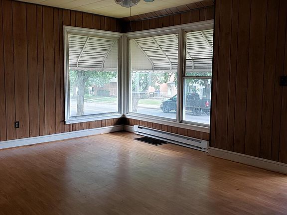 4th image of 935 Guilford Ave