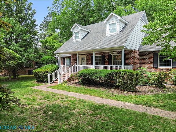 2nd image of 1340 Riverview Dr