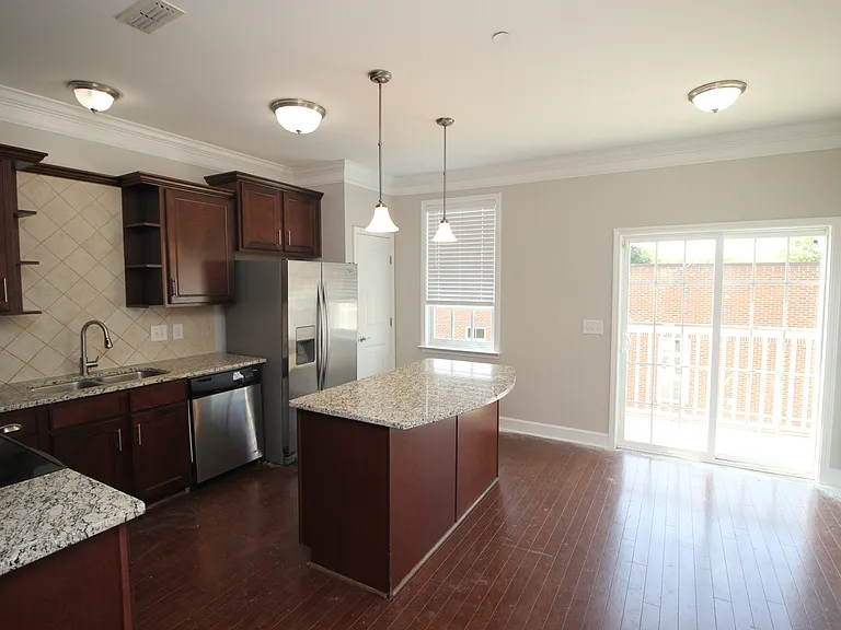 1031 Westhaven Blvd — Photo 16