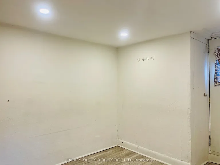 218 Heath St W #BASEMENT — Photo 12