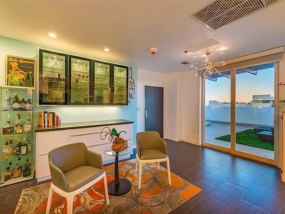 Living Area w/access to south Terrace