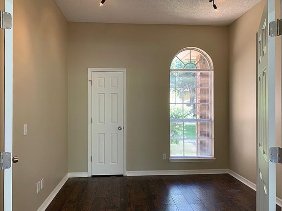 4th image of 9479 Belmont Ter