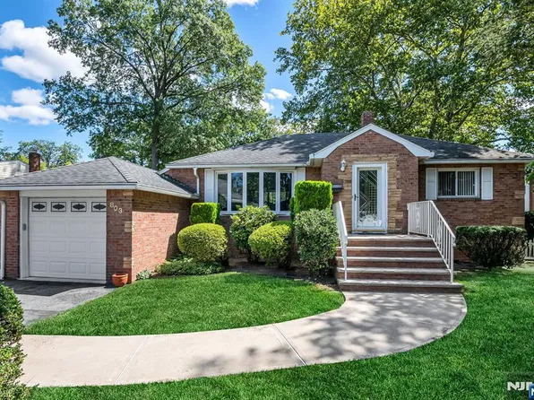 803 Plympton St, New Milford, NJ 07646