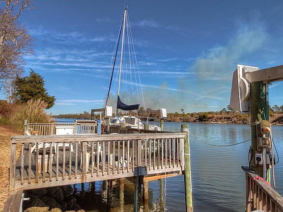 3rd image of 850 Sea Gate Dr