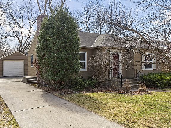 2nd image of 732 Parkview Ave